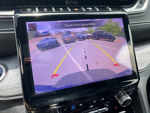 Certified 2022 Jeep Grand Cherokee Overland w/ Luxury Tech Group IV AWD/4WD image 33