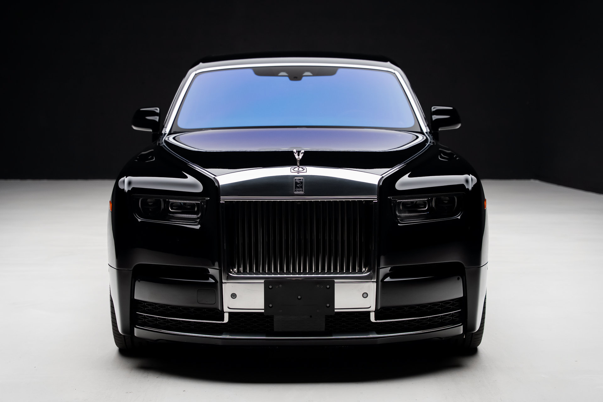 Used 2023 Rolls-Royce Phantom Sedan w/ The Phantom Package RWD image 8