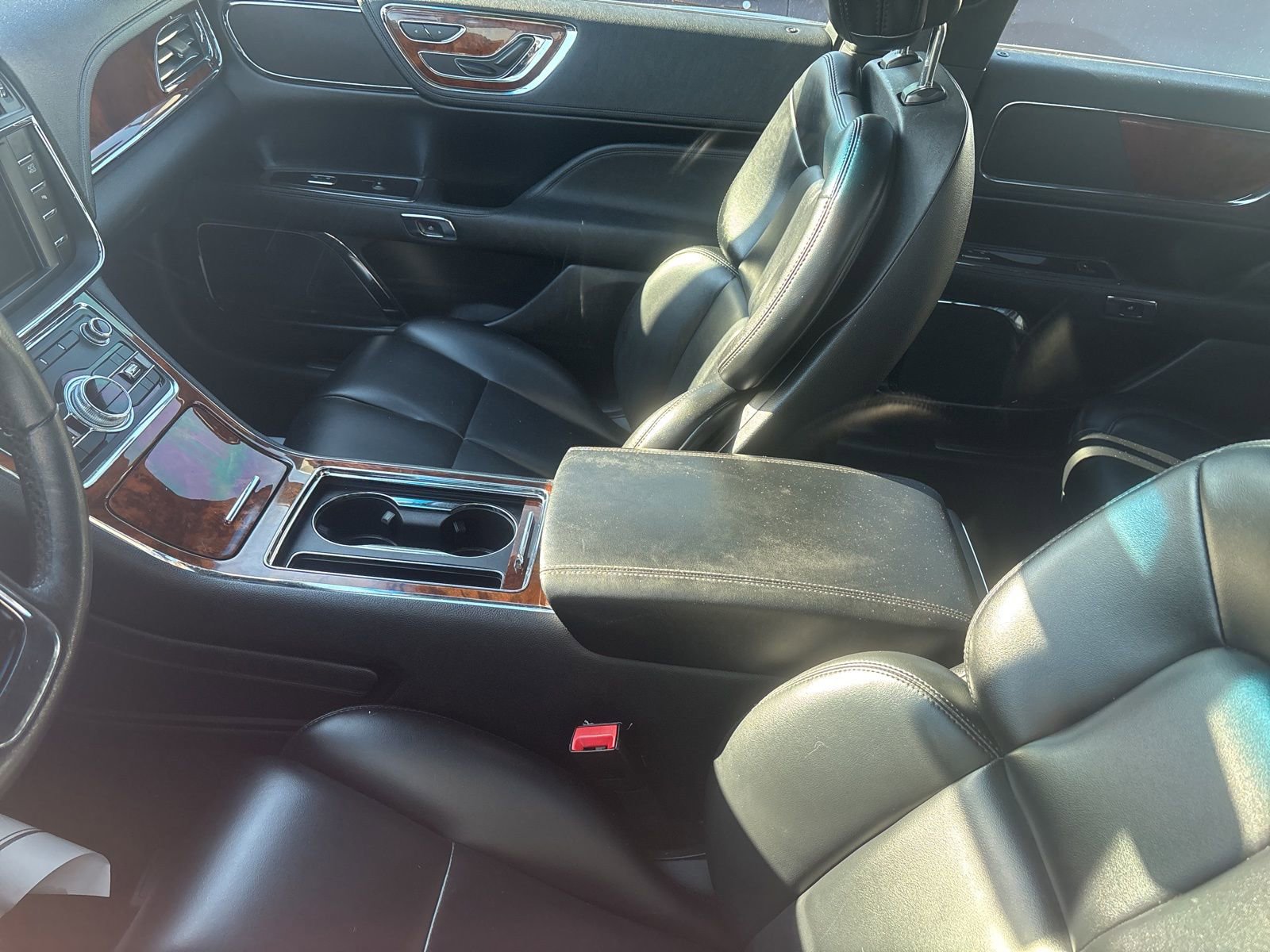 Used 2020 Lincoln Continental image 7