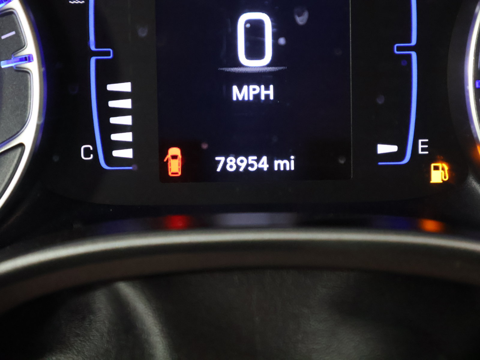 Used 2023 Chrysler Voyager LX FWD image 38