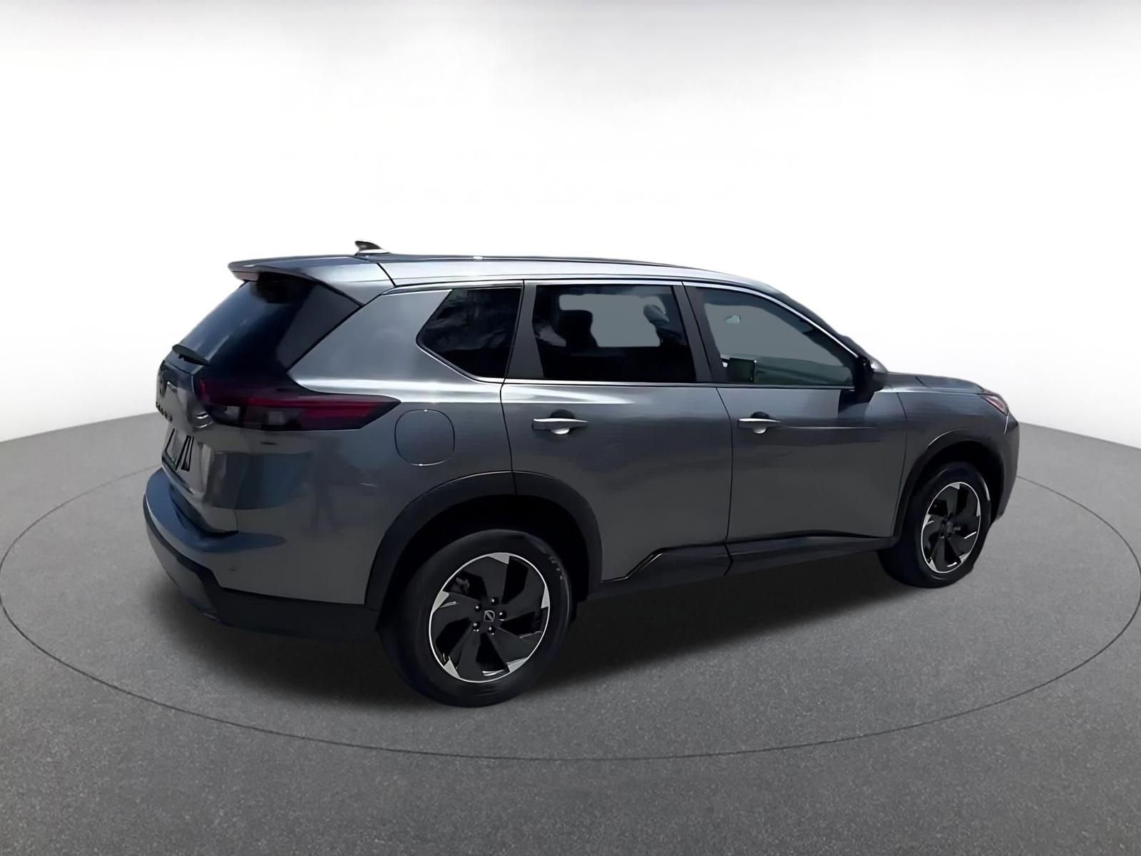 Used 2025 Nissan Rogue SV FWD image 15