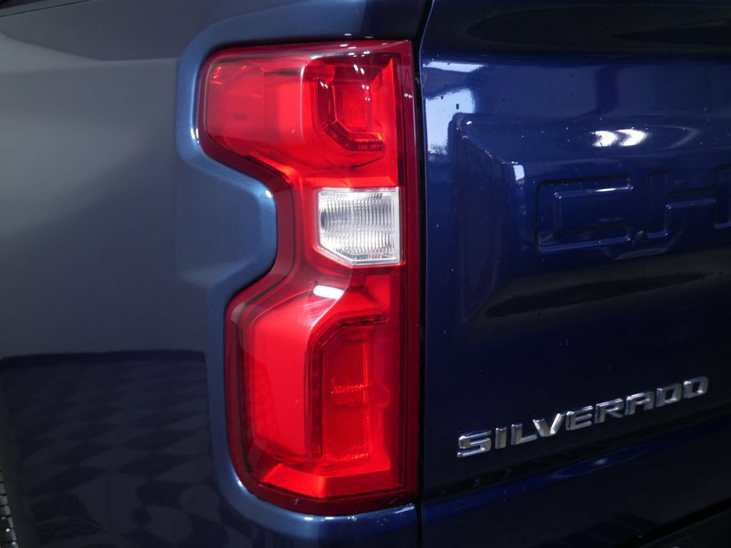 Used 2020 Chevrolet Silverado 1500 High Country w/ Technology Package AWD/4WD image 12