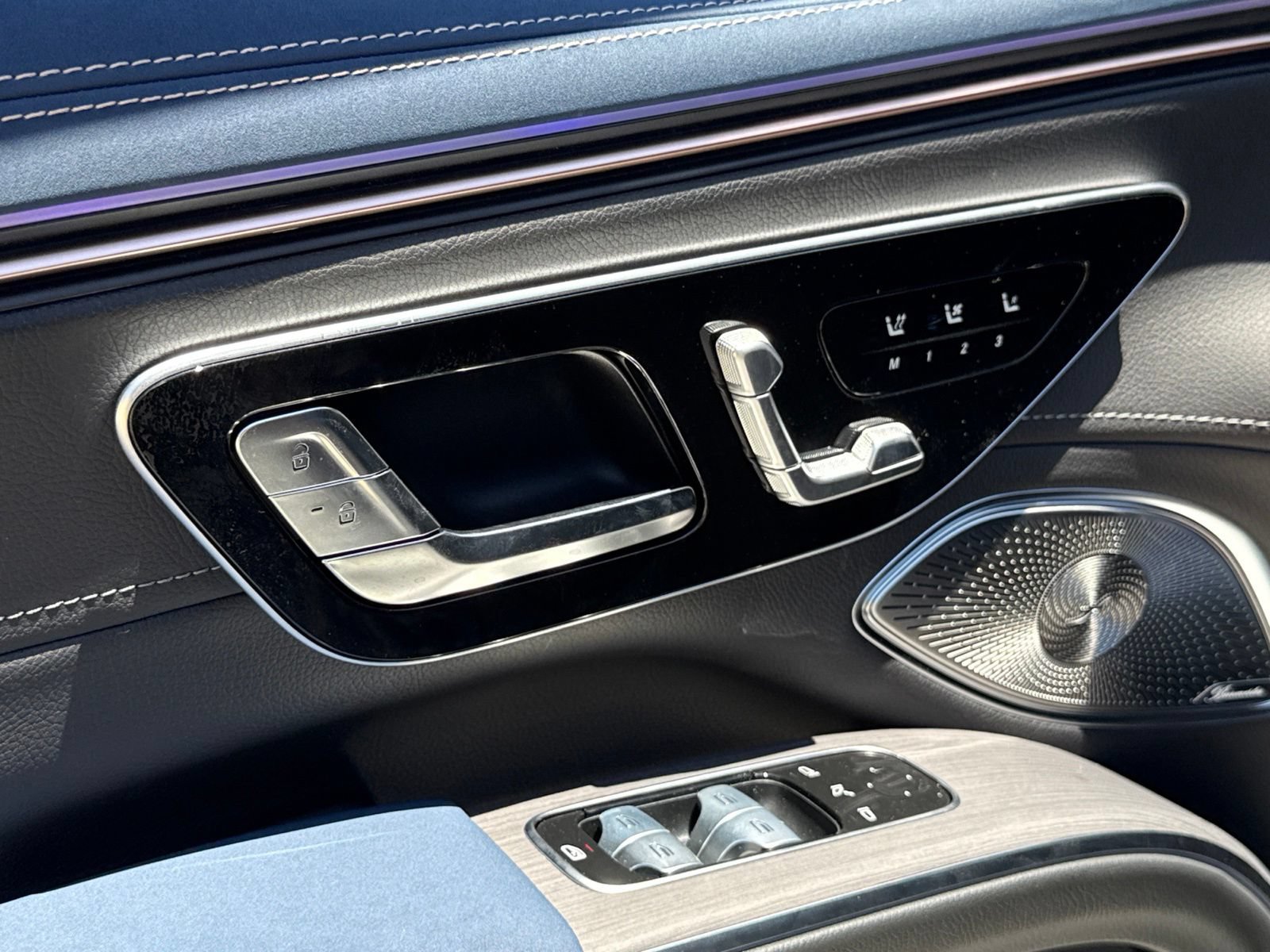 New 2026 Mercedes-Benz EQS 400 4MATIC SUV image 16