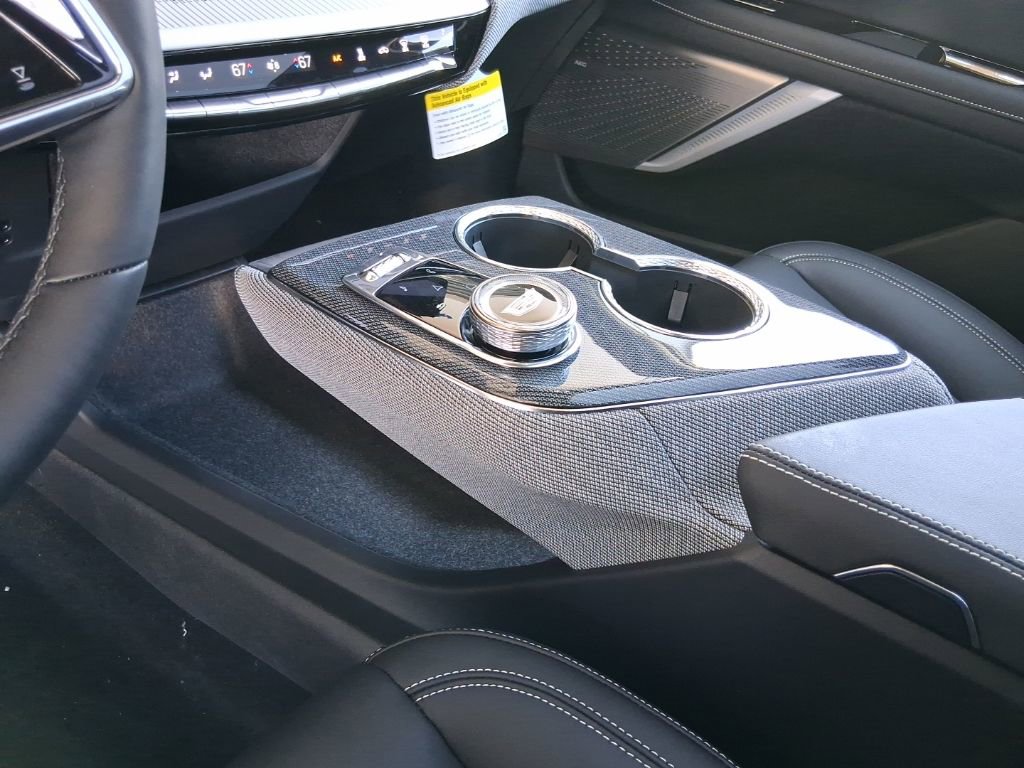 New 2026 Cadillac Optiq Sport 1 w/ LPO, ONYX Package RWD image 18