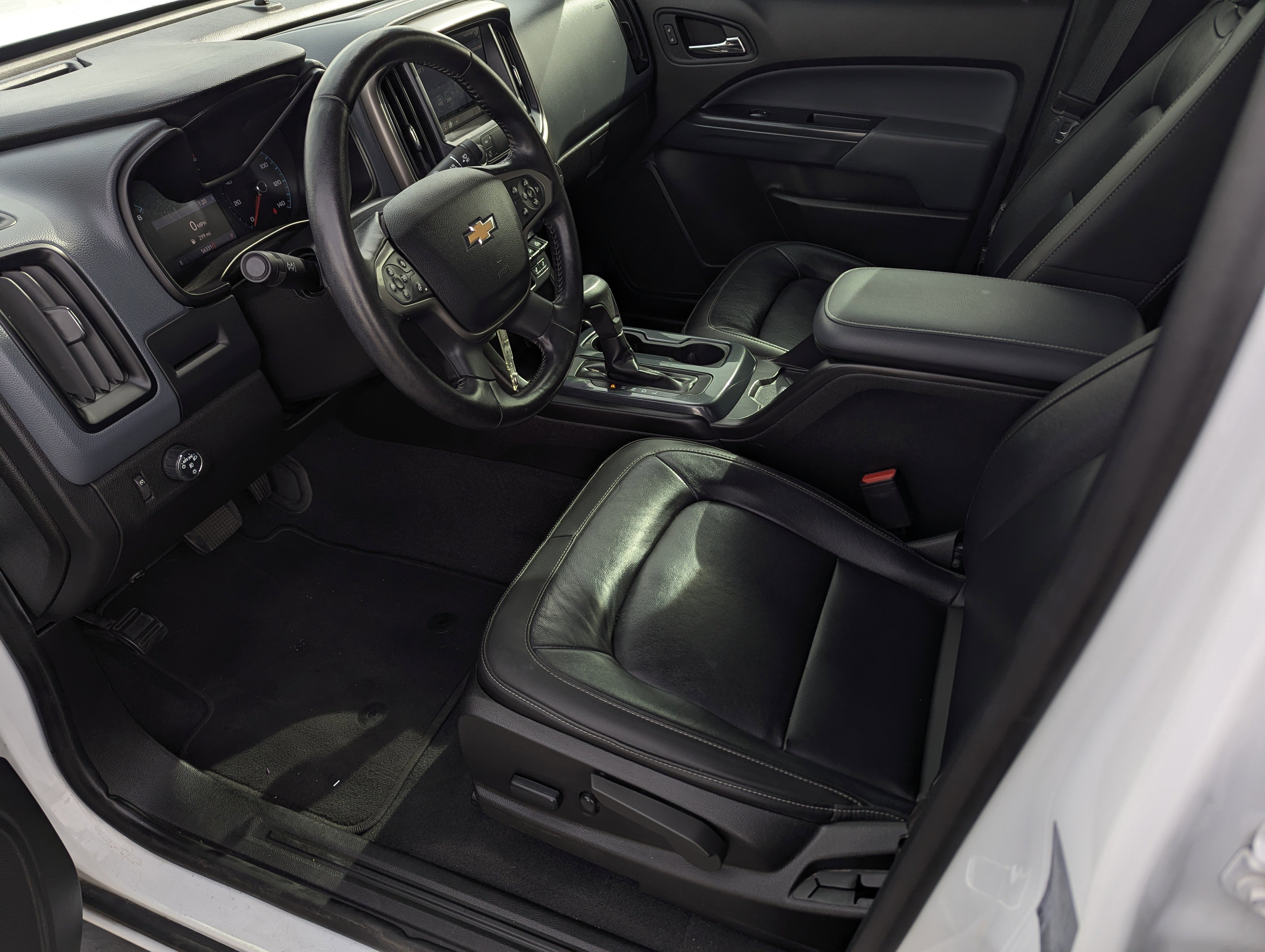 Used 2021 Chevrolet Colorado Z71 w/ Safety Package image 9