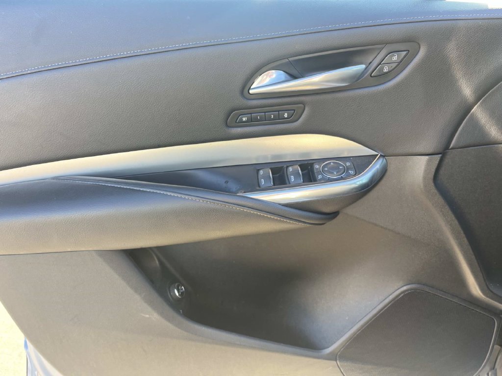 Used 2019 Cadillac XT4 Premium Luxury w/ Technology Package FWD image 27