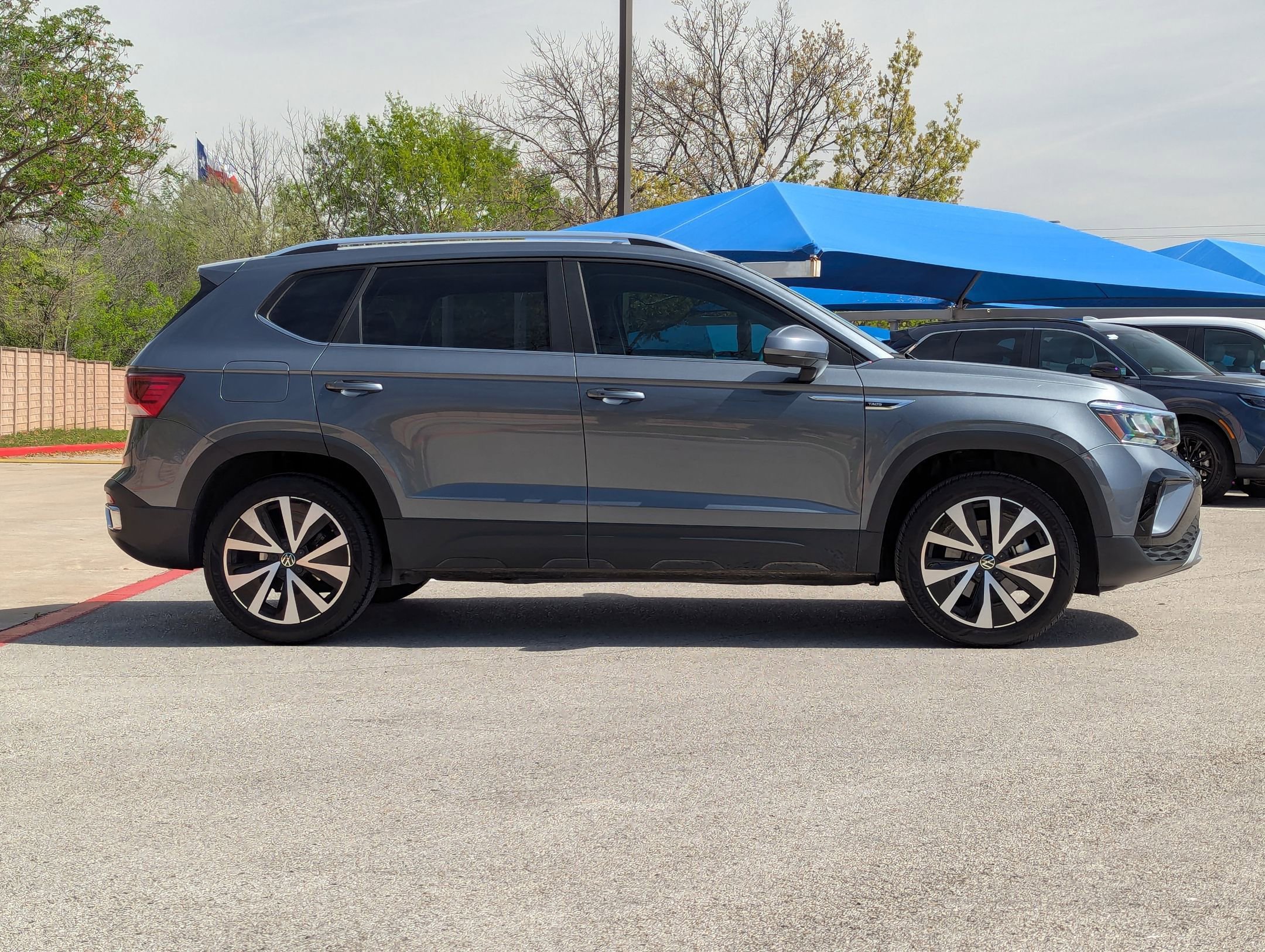 Used 2023 Volkswagen Taos SE video 2