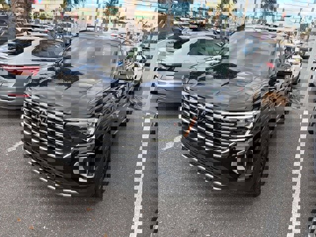 Certified 2024 Volkswagen Atlas SE image 12