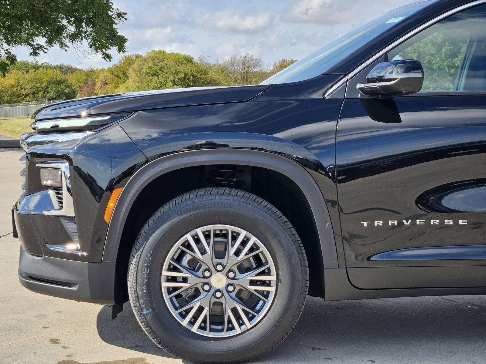 New 2027 Chevrolet Traverse LT w/ Driver Confidence Package FWD image 6