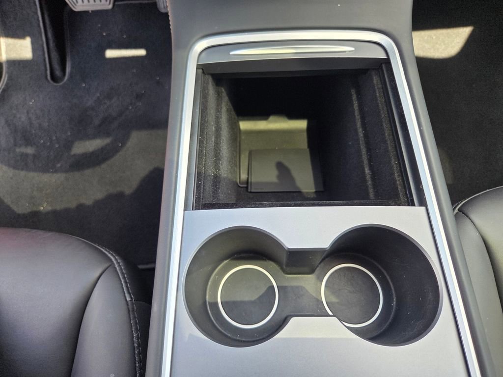 Used 2024 Tesla Model Y Long Range image 16