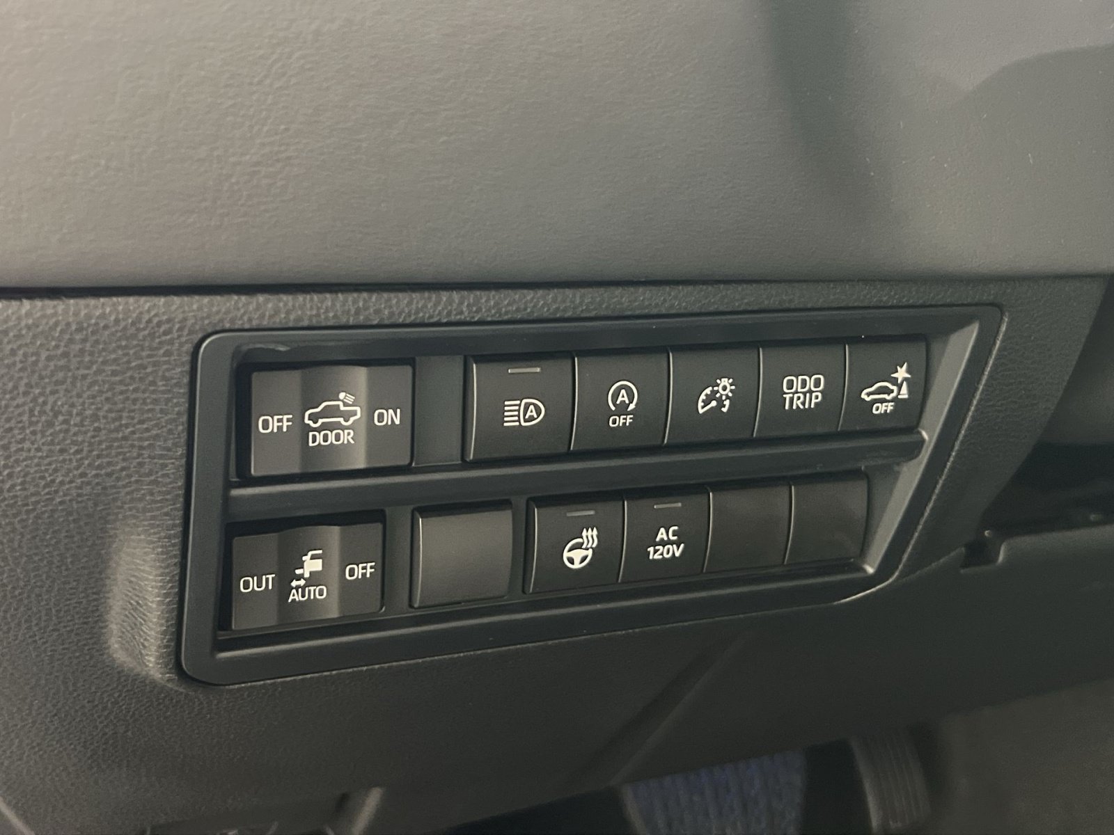 Used 2024 Toyota Tundra Platinum AWD/4WD image 31