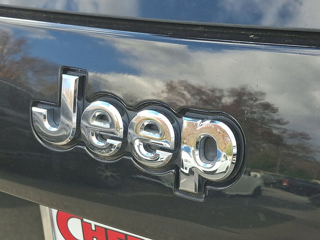 Used 2020 Jeep Cherokee Limited image 17
