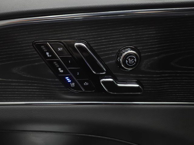 Used 2024 Cadillac Lyriq Sport AWD/4WD image 33