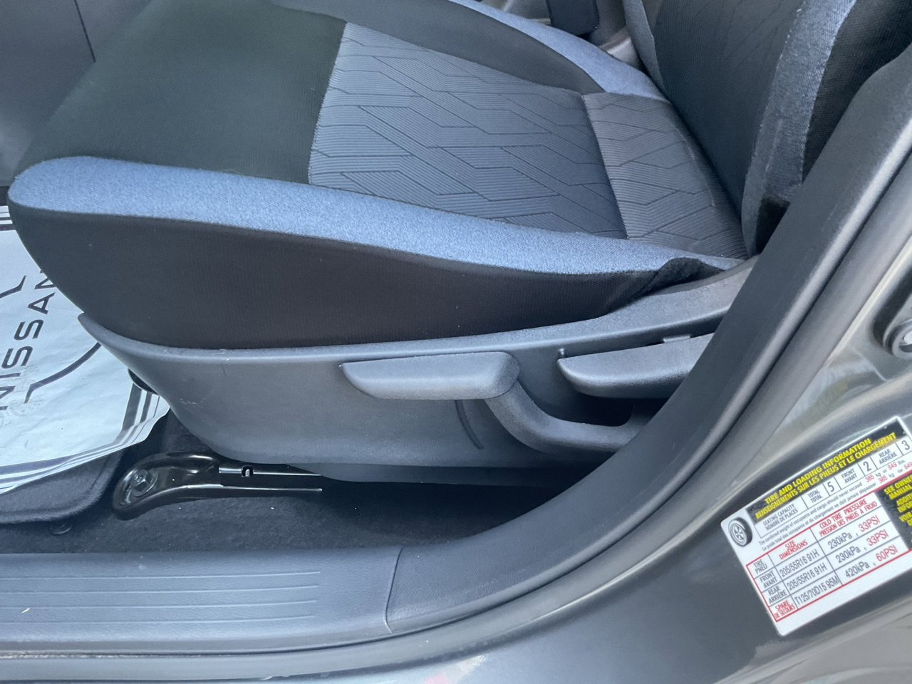 Used 2025 Nissan Versa SV w/ Trunk Package FWD image 9