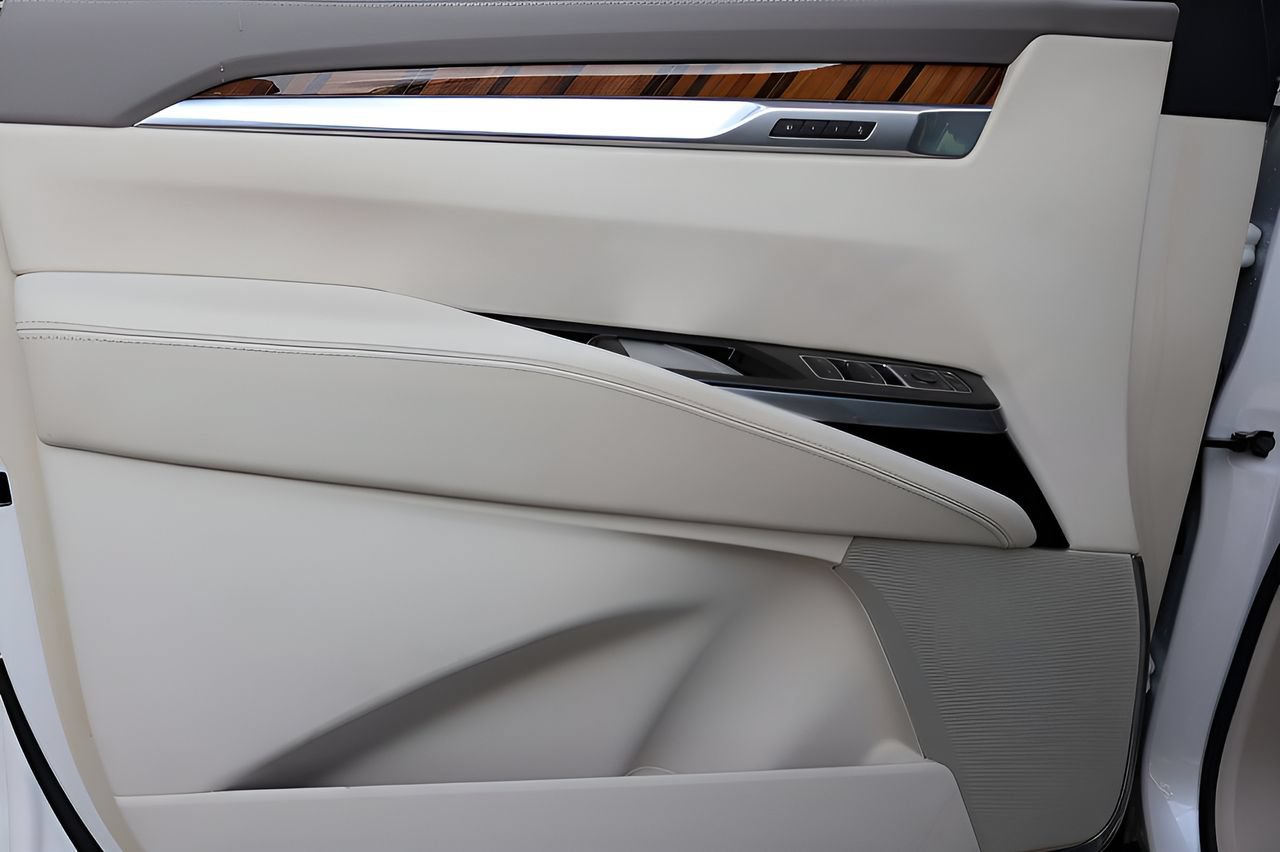Certified 2025 Cadillac Escalade Sport Platinum AWD/4WD image 9