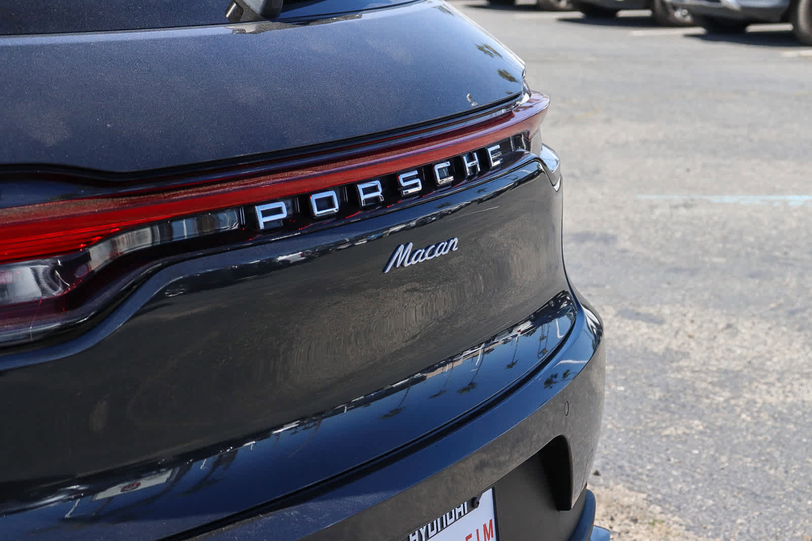 Used 2020 Porsche Macan AWD/4WD image 9