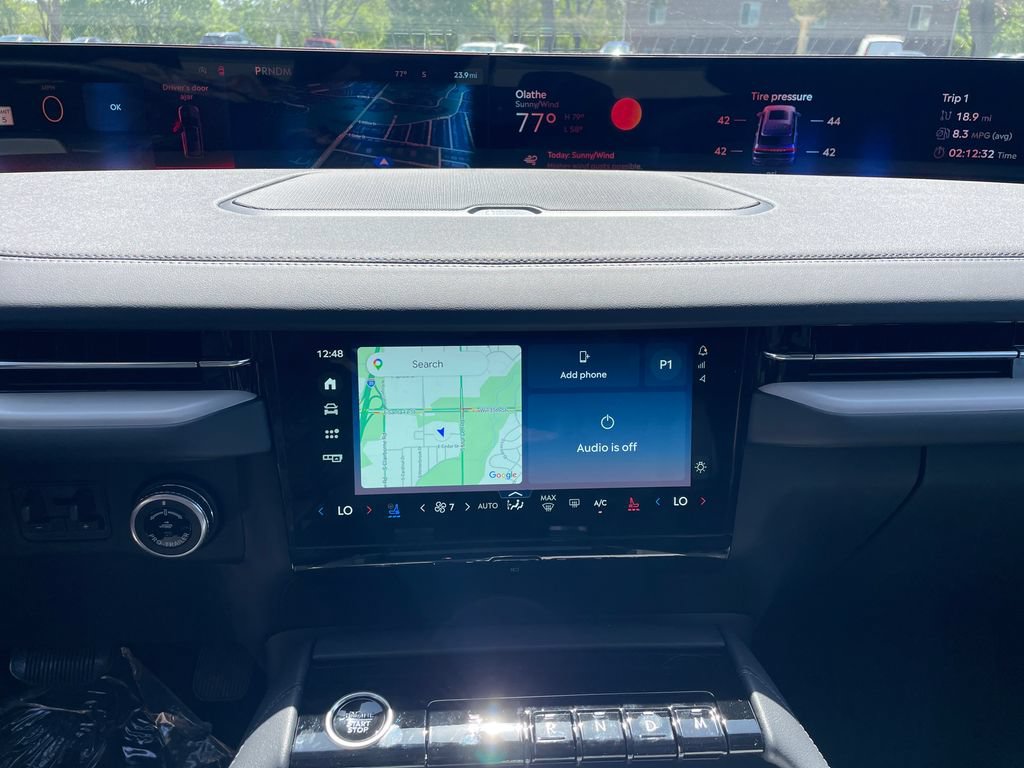 New 2026 Lincoln Navigator Reserve w/ Jet Appearance Package AWD/4WD image 9