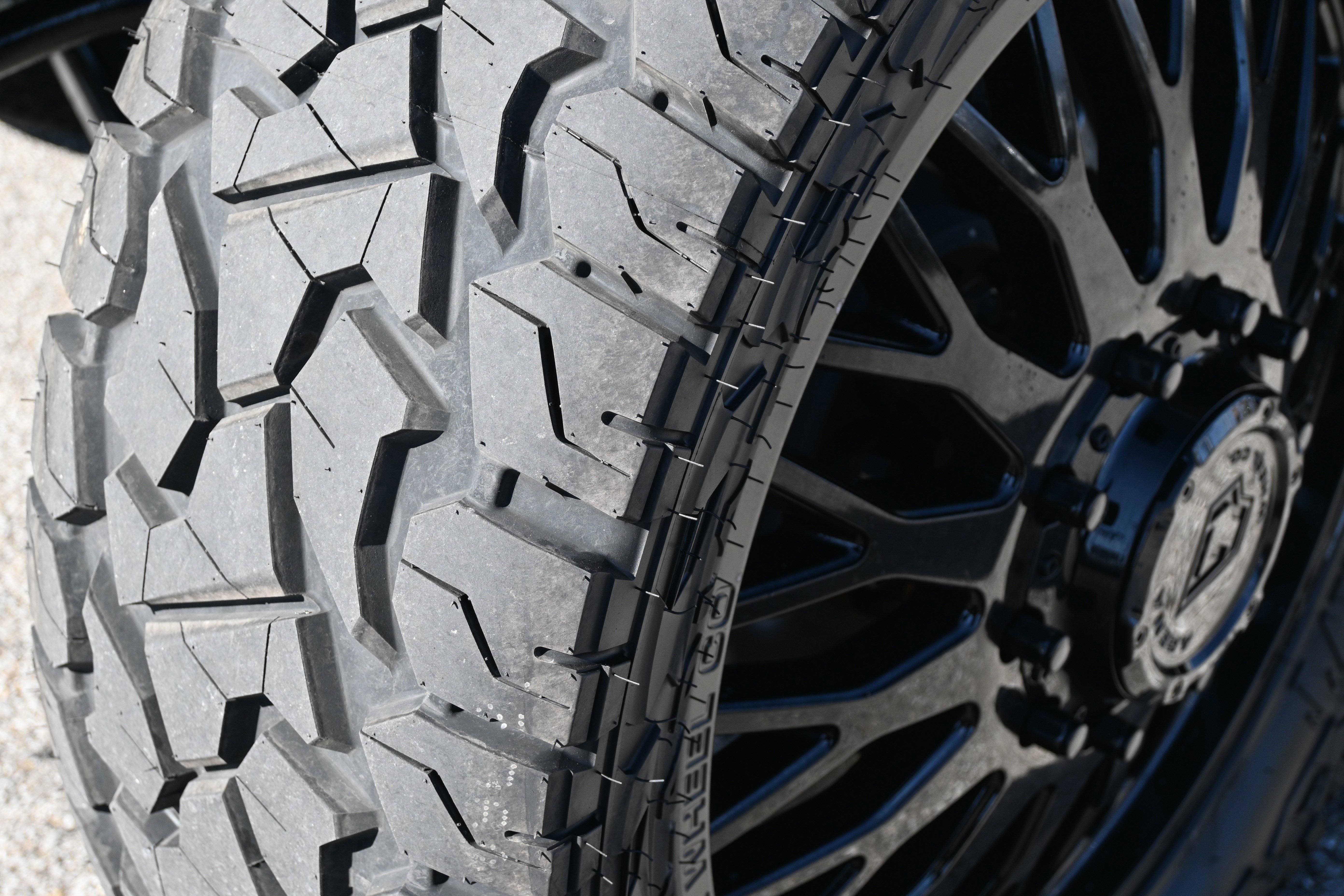 Used 2026 Ford F450 Platinum w/ FX4 Off-Road Package image 15