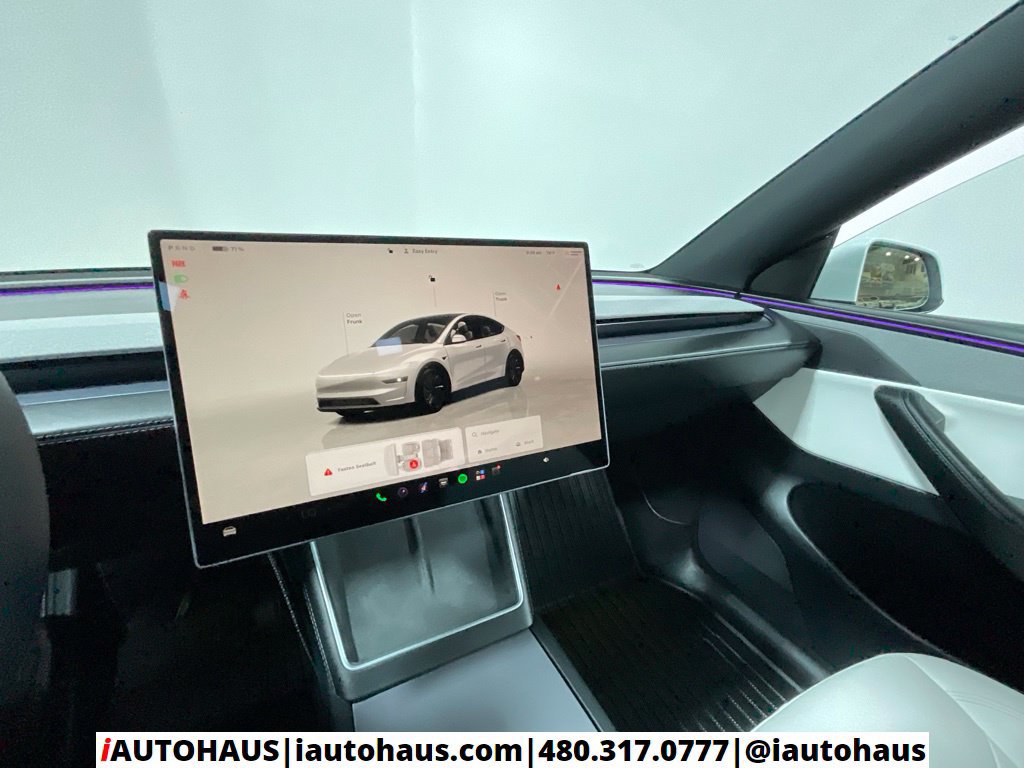 Used 2026 Tesla Model Y AWD image 32
