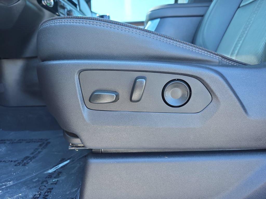 Used 2024 Chevrolet Silverado 1500 High Country w/ Max Trailering Package AWD/4WD image 13