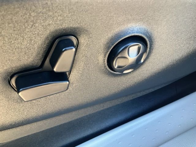 Used 2018 Chrysler Pacifica Touring Plus w/ Tire & Wheel Group image 6