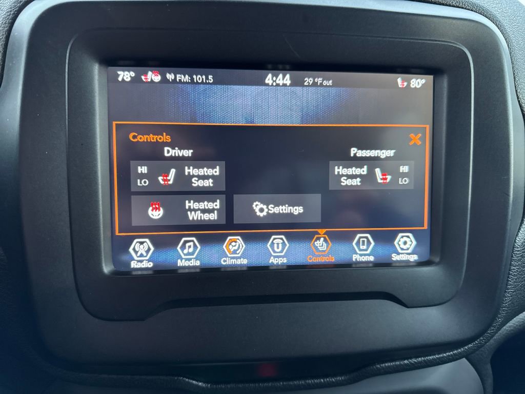 Certified 2019 Jeep Renegade Latitude w/ Cold Weather Group image 27