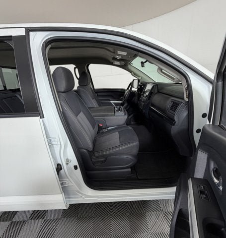 Used 2022 Nissan Titan SV w/ Accessory Utility Package RWD image 6