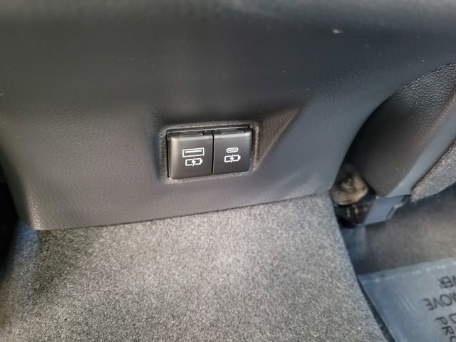 Used 2025 Toyota Camry SE image 10