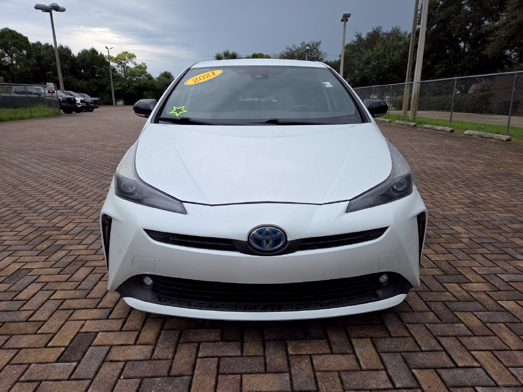Used 2021 Toyota Prius FWD image 2