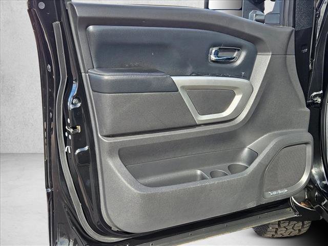 Used 2017 Nissan Titan PRO-4X AWD/4WD image 10