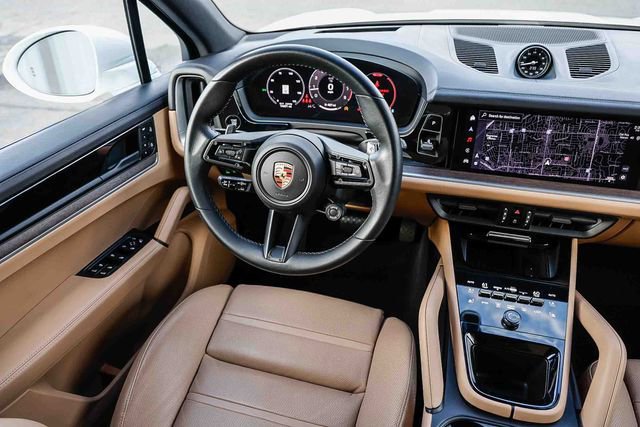 Used 2024 Porsche Cayenne image 14