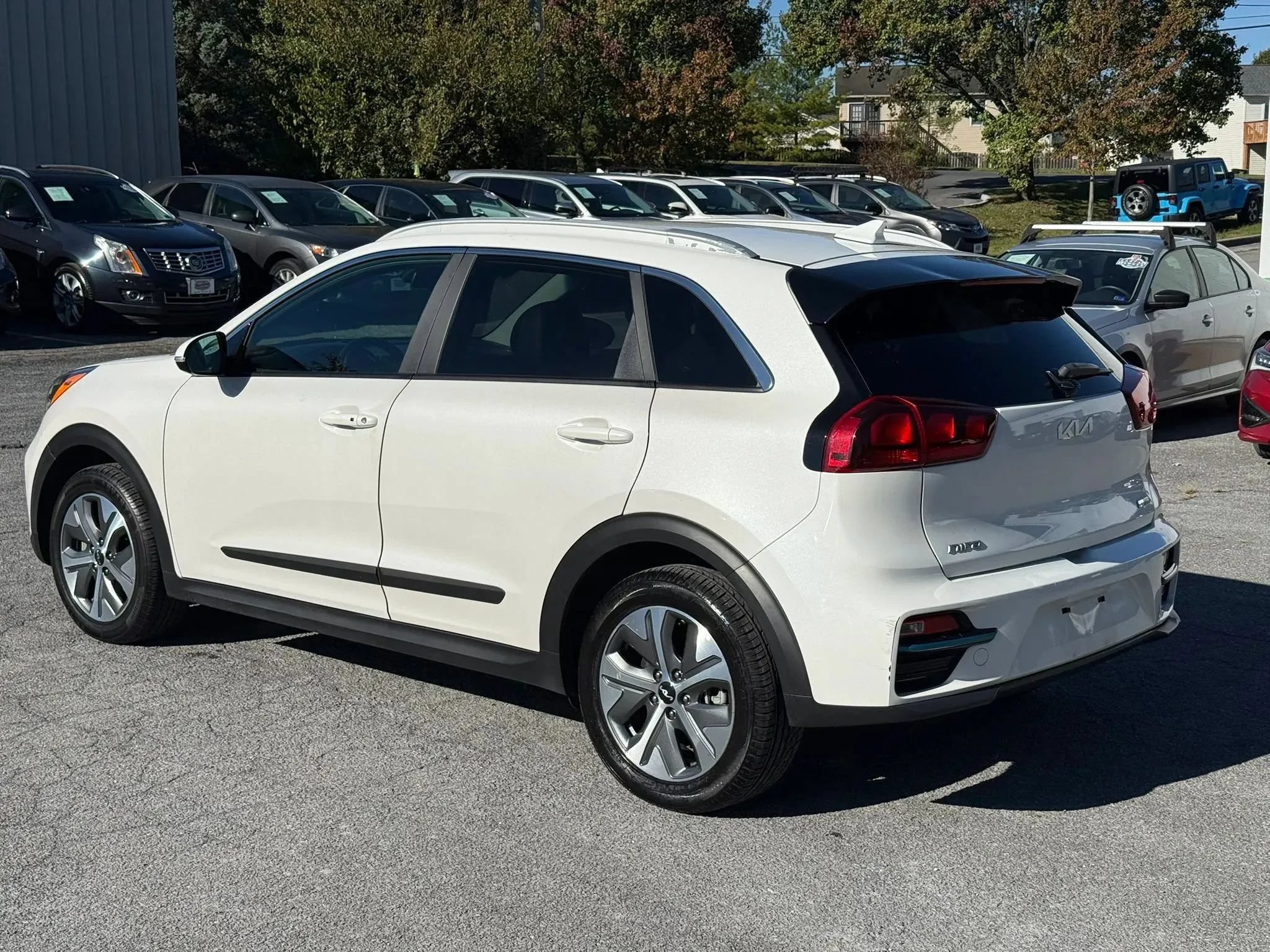 Used 2022 Kia Niro EX w/ Cold Weather Package FWD image 3