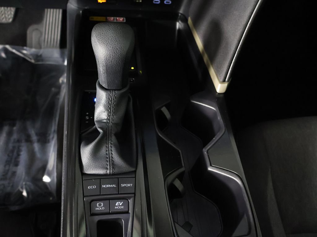 Used 2025 Toyota Camry LE FWD image 34