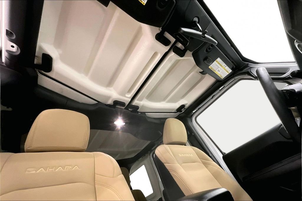 Used 2018 Jeep Wrangler Unlimited Sahara w/ Dual Top Group image 27