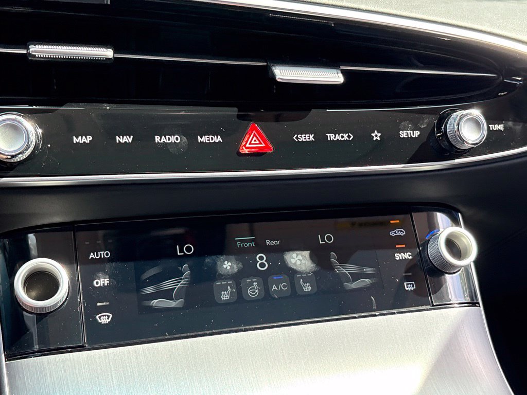 New 2027 Genesis GV70 2.5T Select AWD/4WD image 18