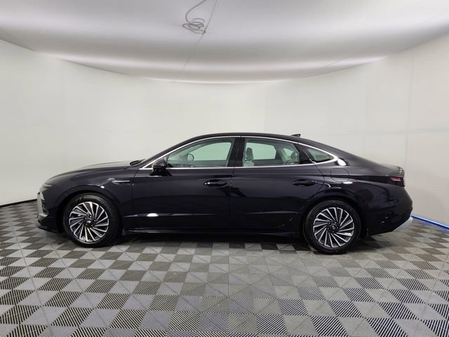 Certified 2025 Hyundai Sonata SEL FWD image 2