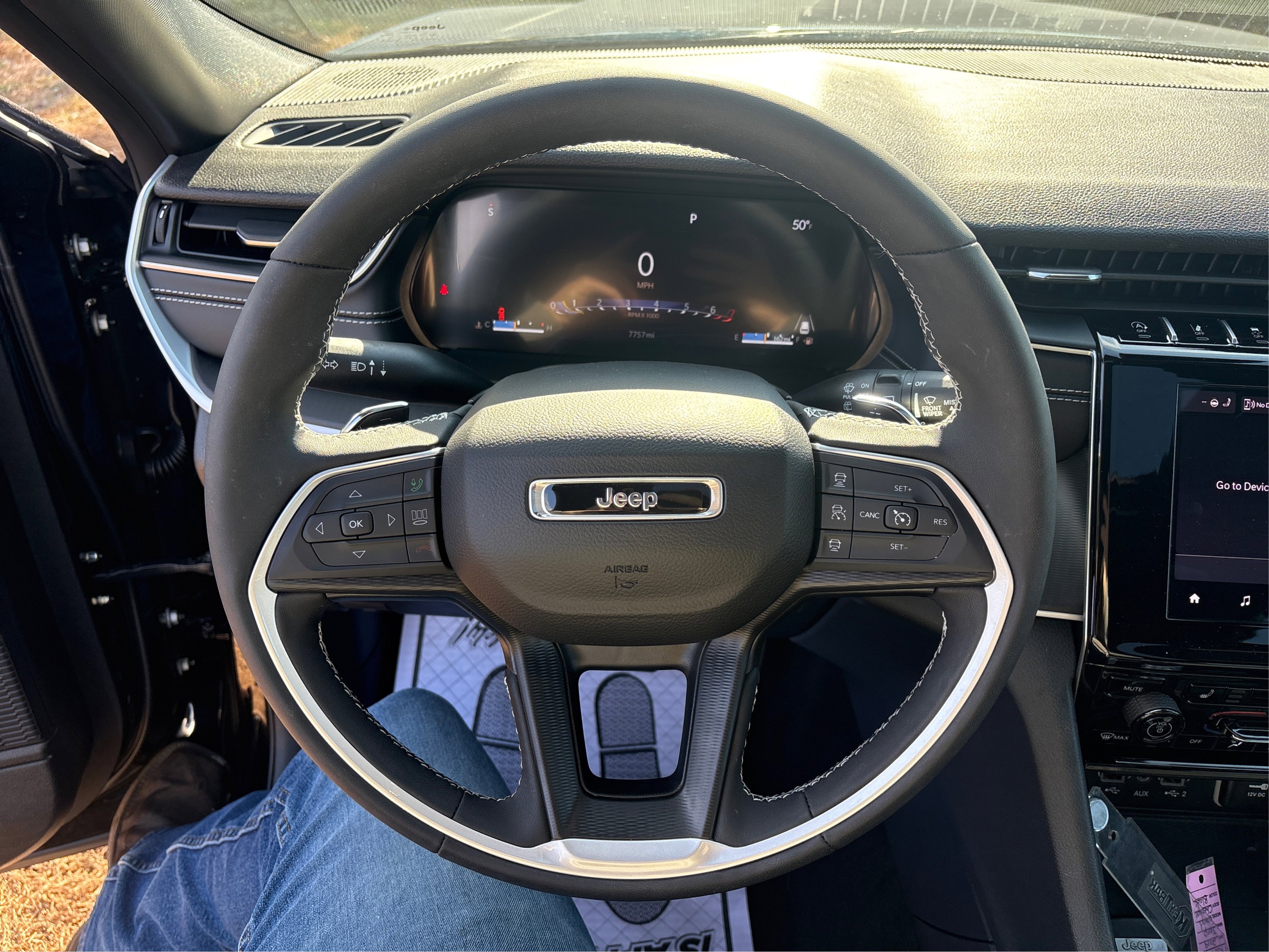 Used 2024 Jeep Grand Cherokee L Altitude image 14