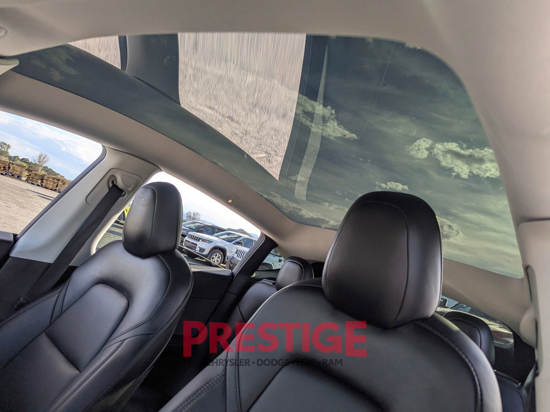 Used 2021 Tesla Model Y Long Range AWD/4WD image 28