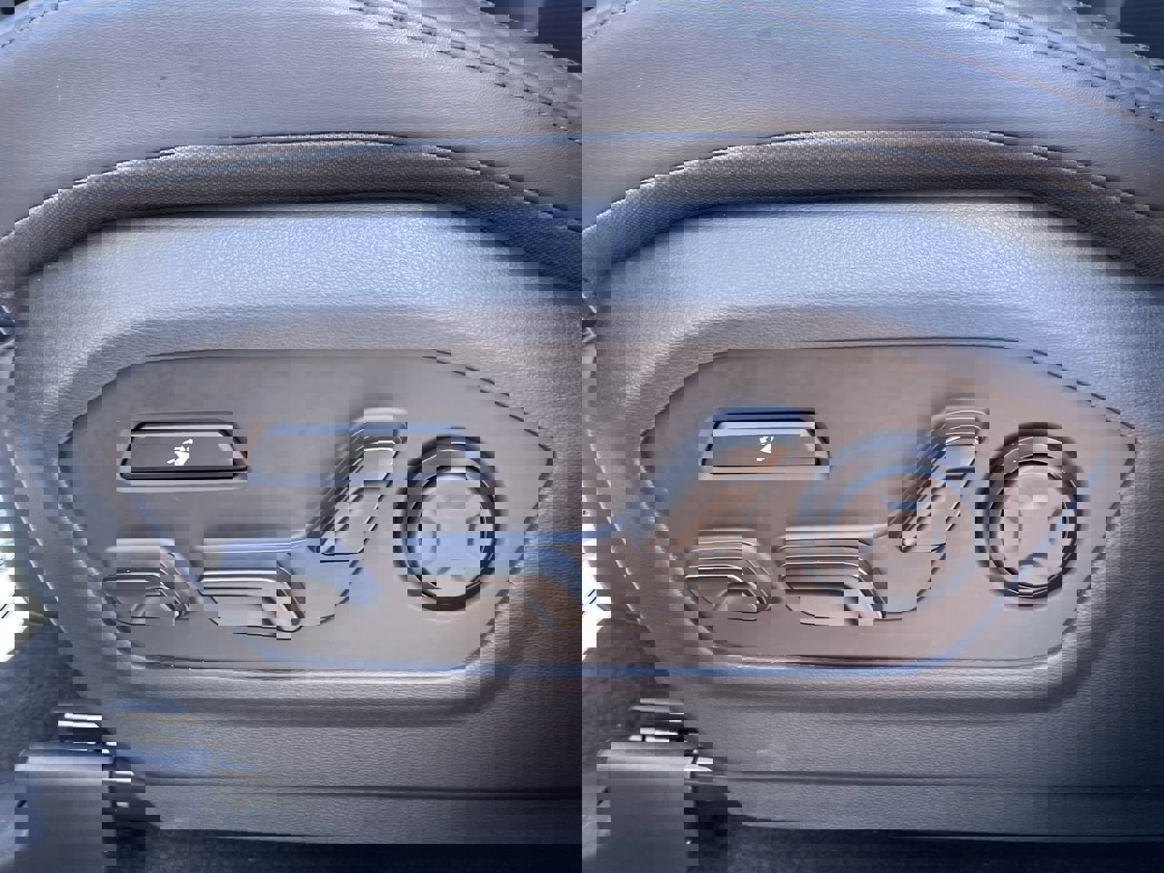 Used 2025 Hyundai Santa Fe Calligraphy image 21