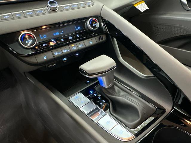 New 2025 Hyundai Elantra SEL image 31