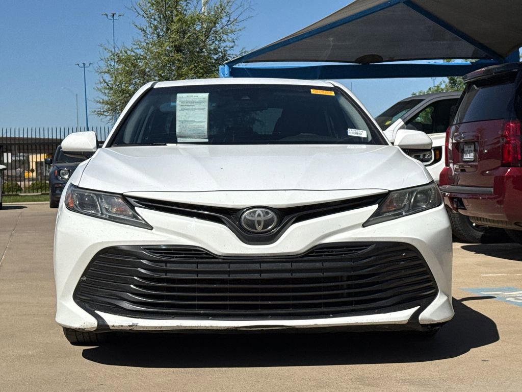 Used 2019 Toyota Camry LE image 3