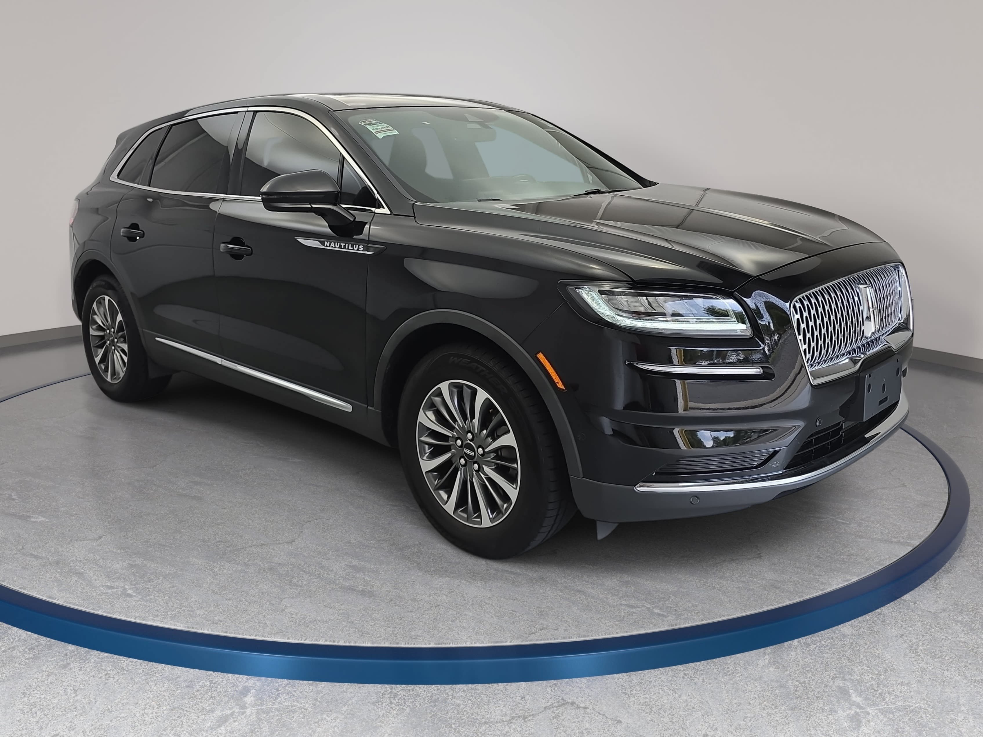 Used 2023 Lincoln Nautilus Reserve FWD image 3