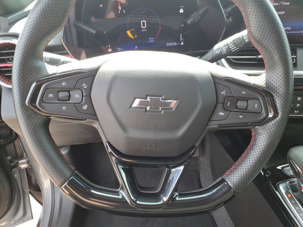 Used 2024 Chevrolet Trax RS w/ Sunroof Package FWD image 22