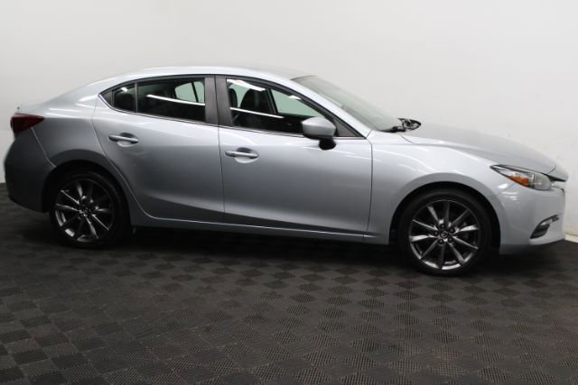 Used 2018 MAZDA MAZDA3 Touring FWD image 3