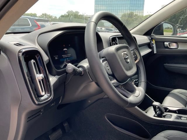 New 2026 Volvo XC40 B4 Core w/ Climate Package FWD image 14