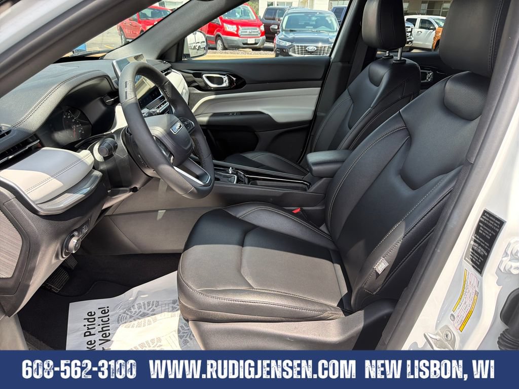 Used 2025 Jeep Compass Limited AWD/4WD image 9