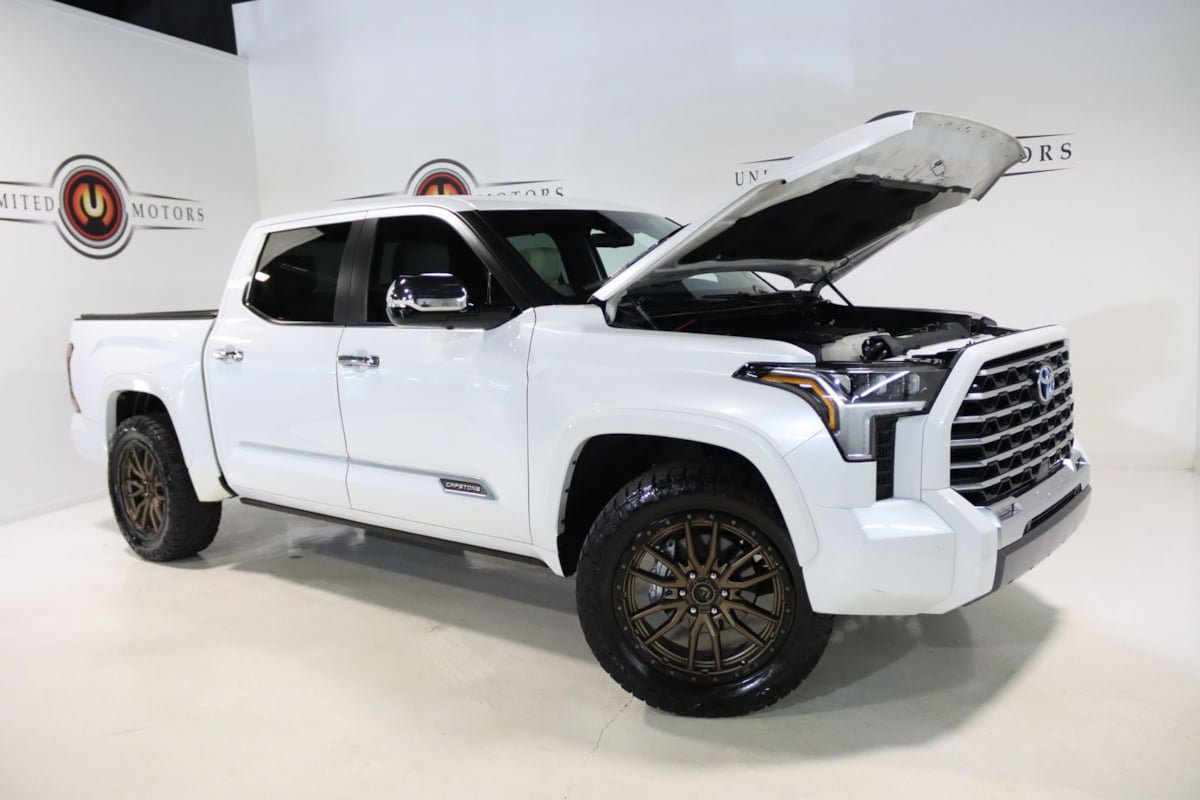 Used 2024 Toyota Tundra Capstone AWD/4WD image 33