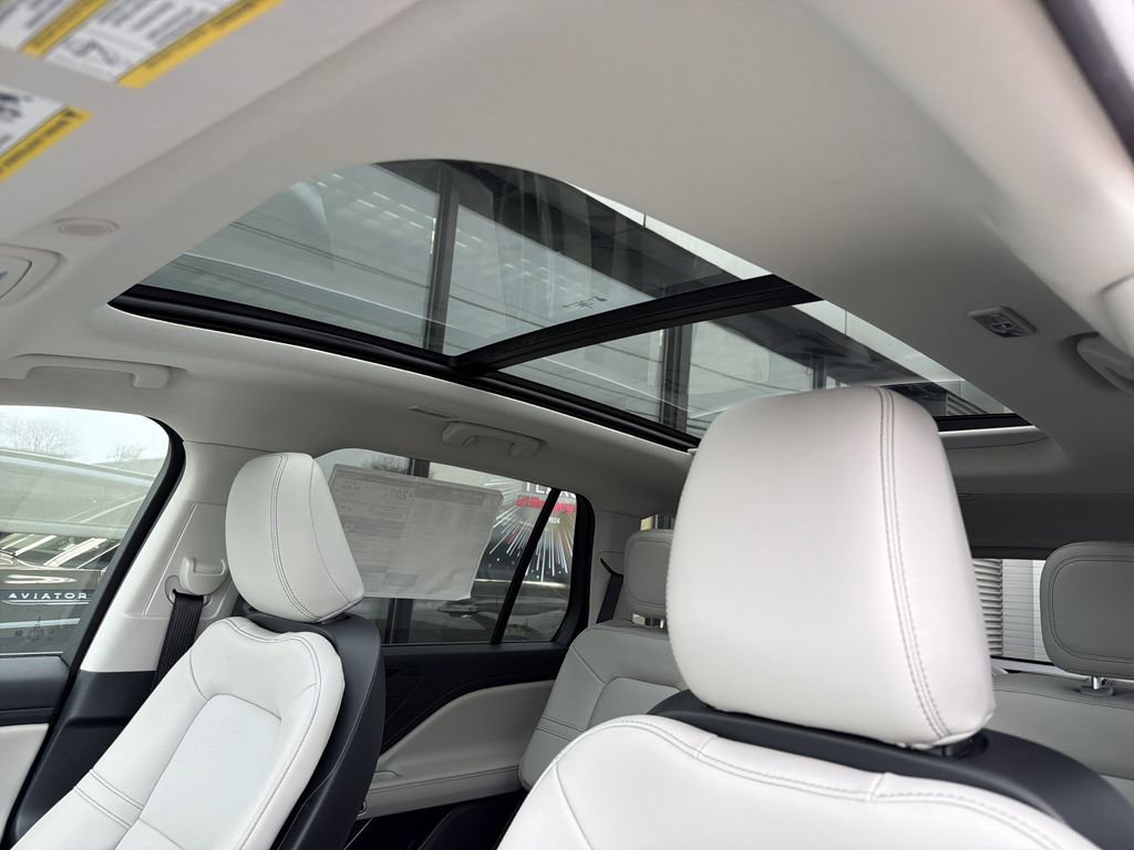 New 2026 Lincoln Aviator Premiere image 11