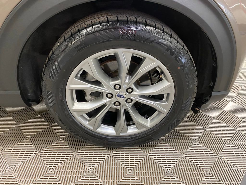 Used 2021 Ford Explorer Limited w/ Equipment Group 301A image 2