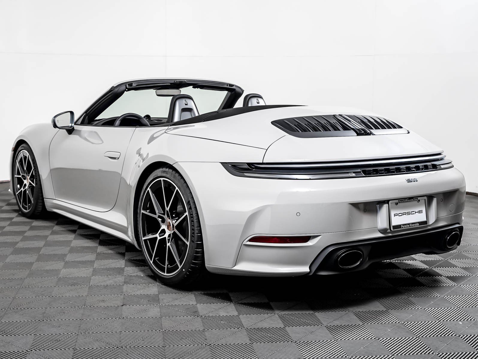 New 2026 Porsche 911 Carrera T RWD image 3